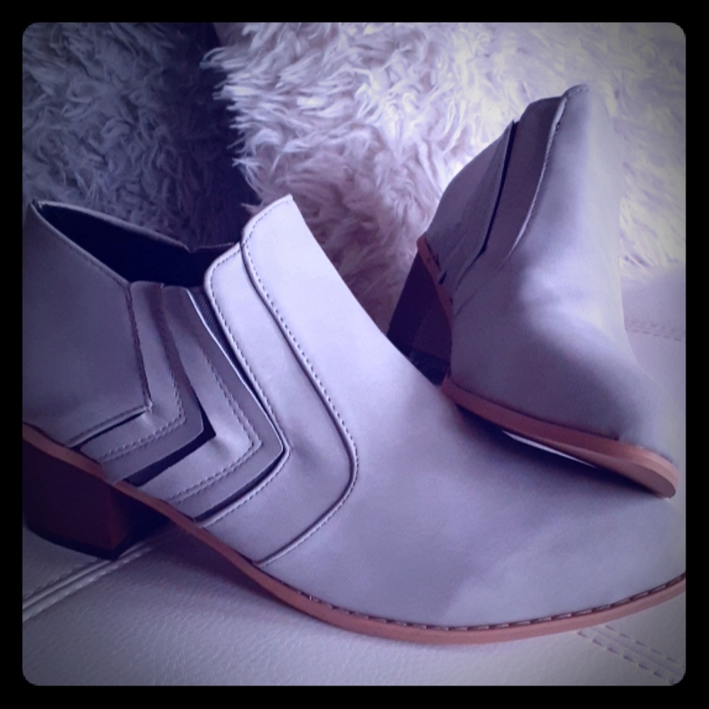 Grey ankle boot